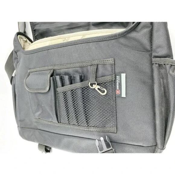 Wenger SwissGear Computer Bag Soft Shell Black Padded 18" x 14" x 4" - Picture 5 of 5